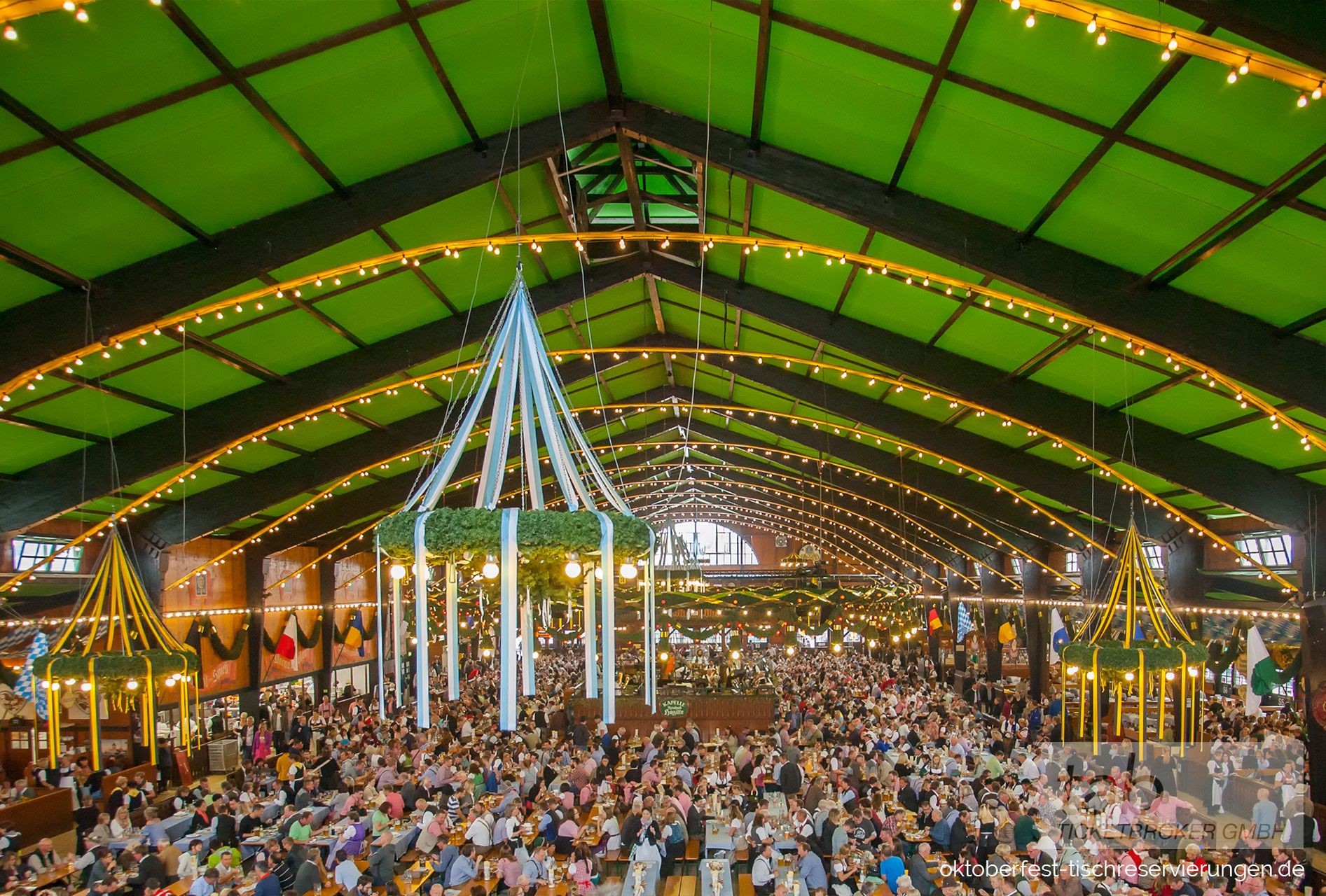 Augustiner-Festzelt | Oktoberfest Tischreservierungen